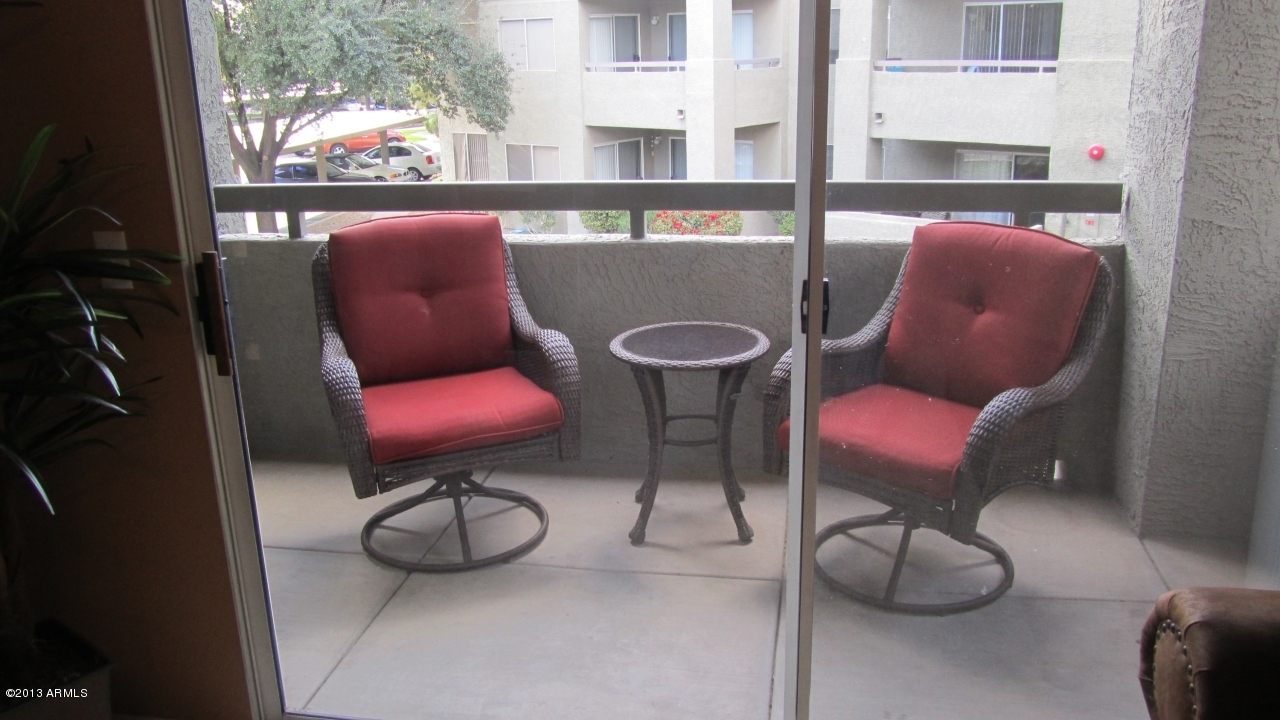 1295 North Ash Street, Unit 923 Gilbert, AZ 85233 - Photo 14 of 20 Patio