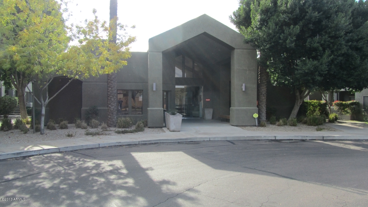 1295 North Ash Street, Unit 923 Gilbert, AZ 85233 - Photo 3 of 20 Community Center