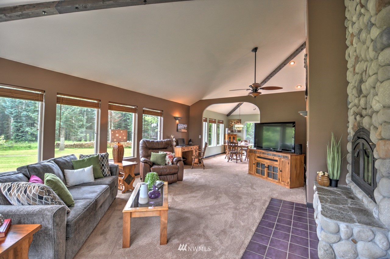 12743 Case Road Southwest Olympia, WA 98512 - Photo 11 of 36 Gallery Image 11
