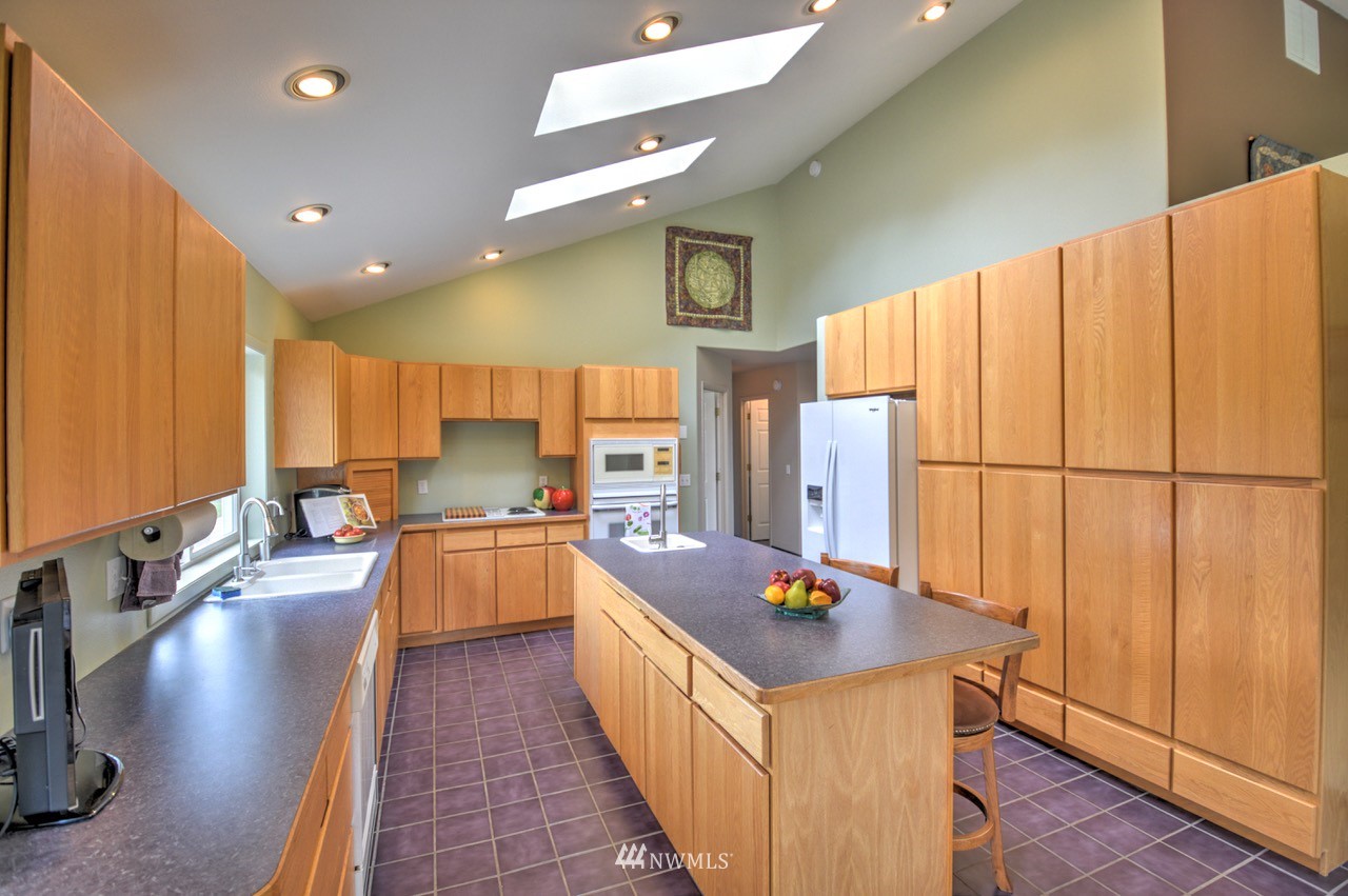 12743 Case Road Southwest Olympia, WA 98512 - Photo 17 of 36 Gallery Image 17