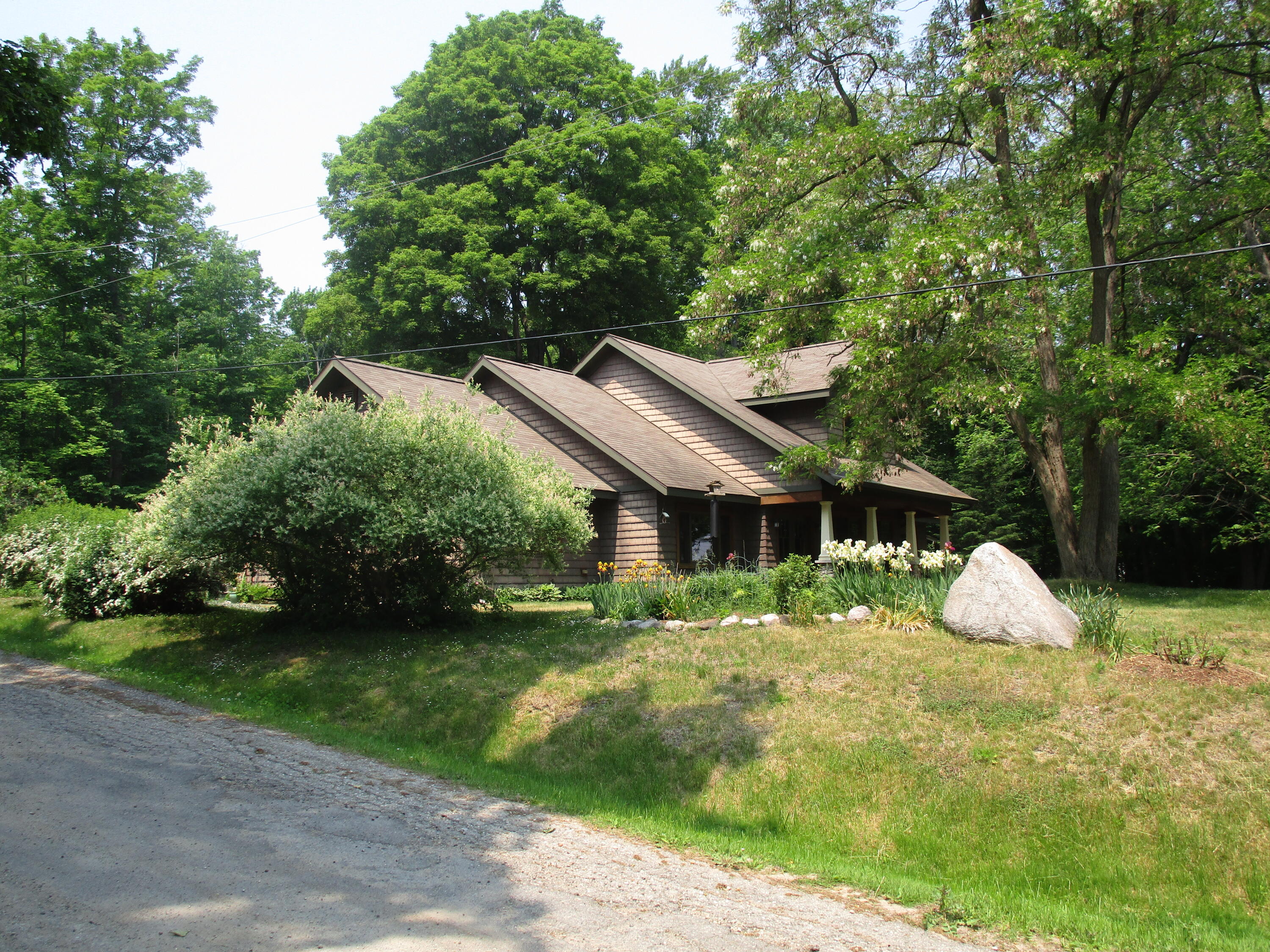 1998 Resort Road Alanson, MI 49706 - Photo 5 of 46 Gallery Image 5