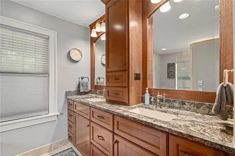 $585,000 | 1008 West 71st Terrace, Kansas City, MO 64114