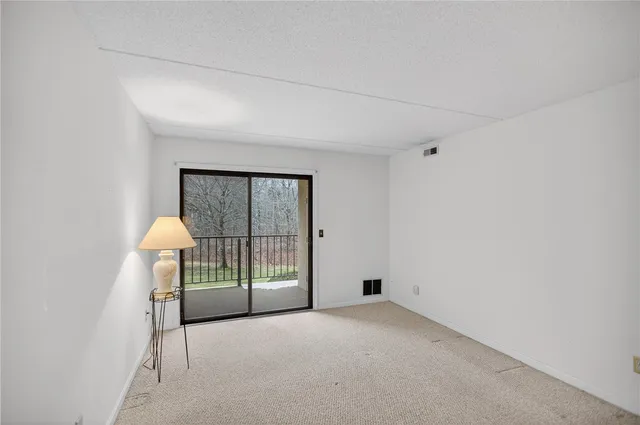 $274,900 | 650 East Greenwich Avenue, Unit 5110, West Warwick, RI 02893