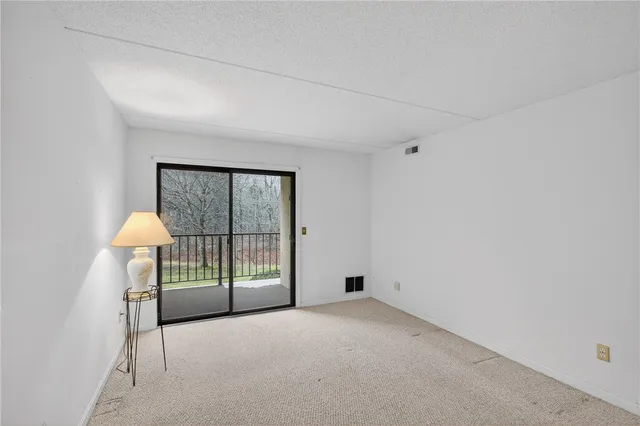 $274,900 | 650 East Greenwich Avenue, Unit 5110, West Warwick, RI 02893