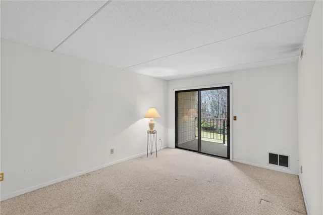 $274,900 | 650 East Greenwich Avenue, Unit 5110, West Warwick, RI 02893