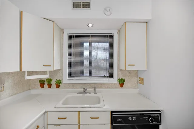 $274,900 | 650 East Greenwich Avenue, Unit 5110, West Warwick, RI 02893