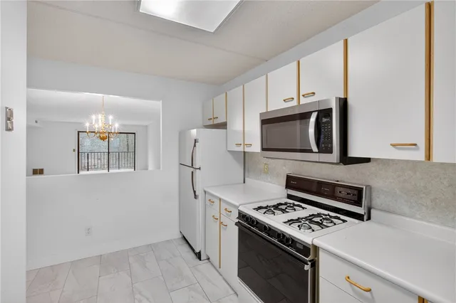 $274,900 | 650 East Greenwich Avenue, Unit 5110, West Warwick, RI 02893