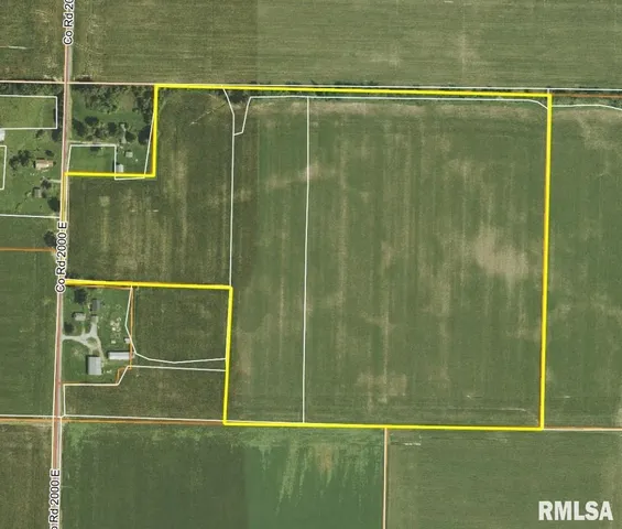 $582,800 | 2000 East Rd Street, St. Peter, IL 62880