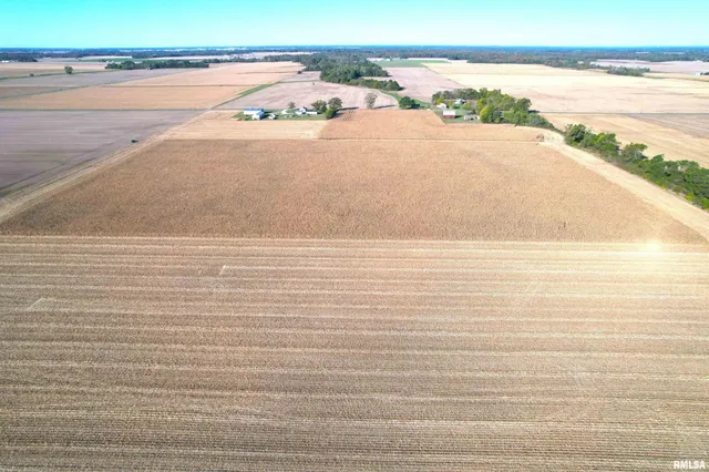 $582,800 | 2000 East Rd Street, St. Peter, IL 62880