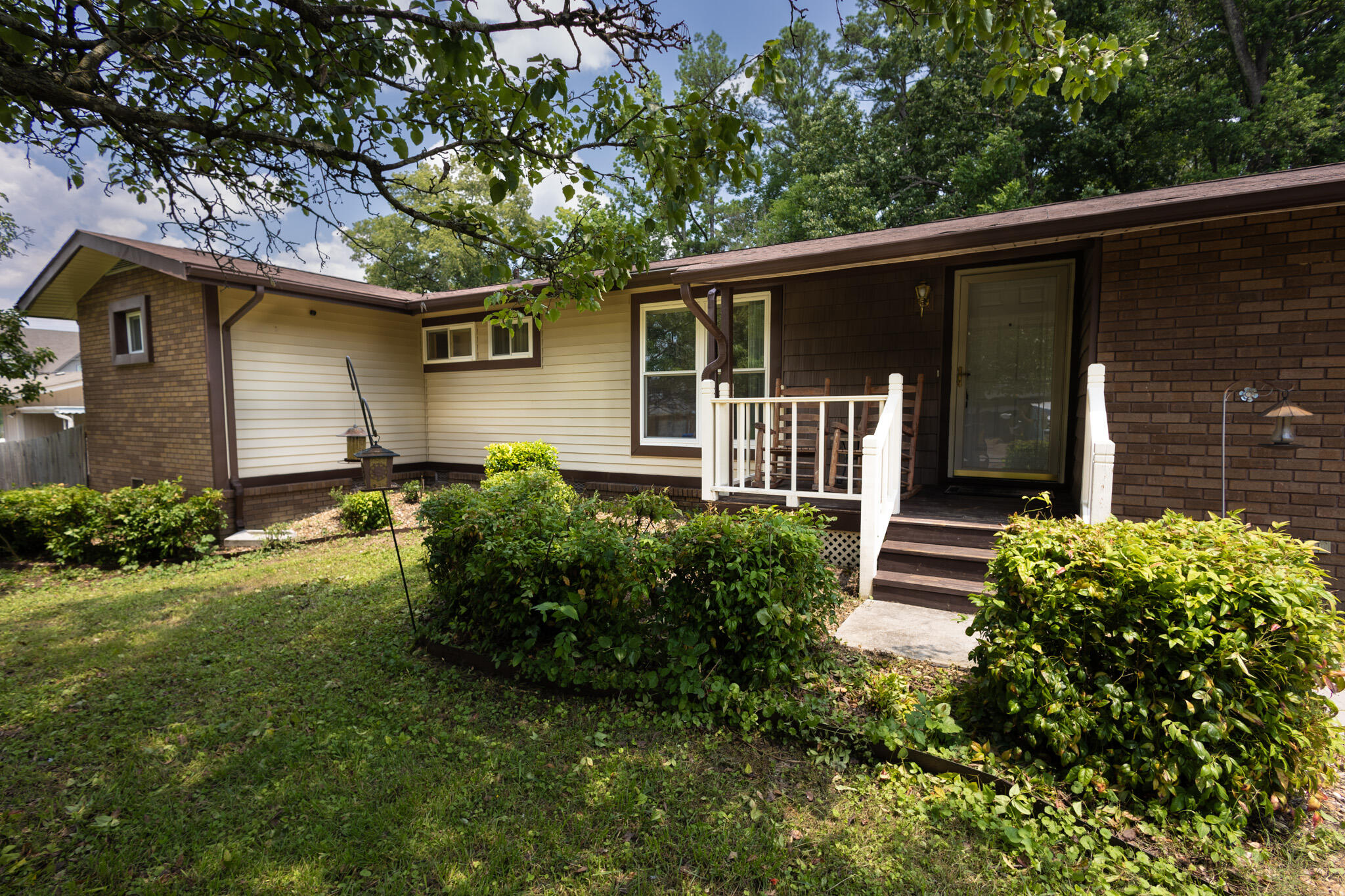 8003 Plaxco Drive Chattanooga, TN 37421 - Photo 3 of 22 1F1A4941