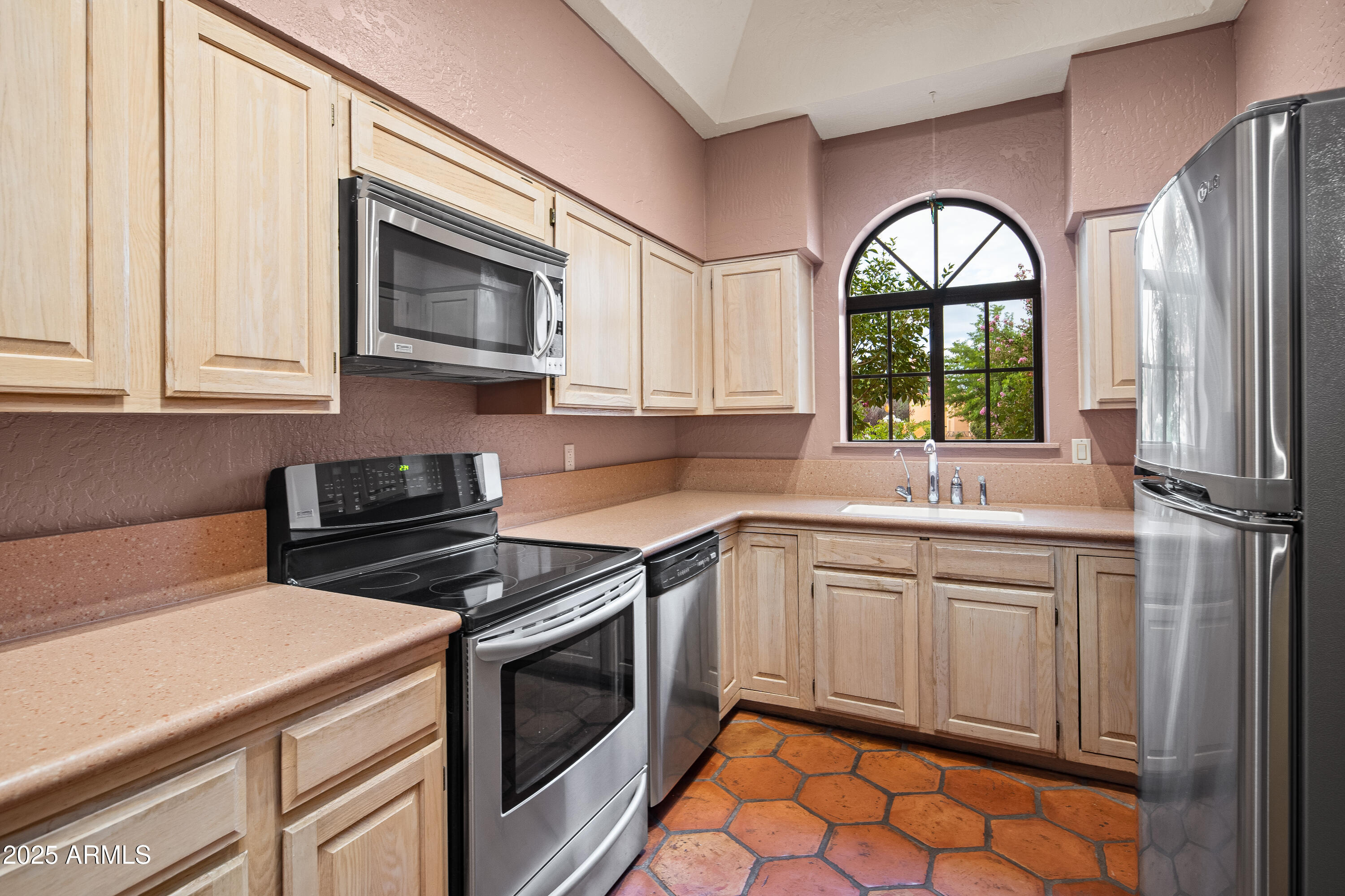 173 Ridge Trail Drive Sedona, AZ 86351 - Photo 18 of 39 Kitchen