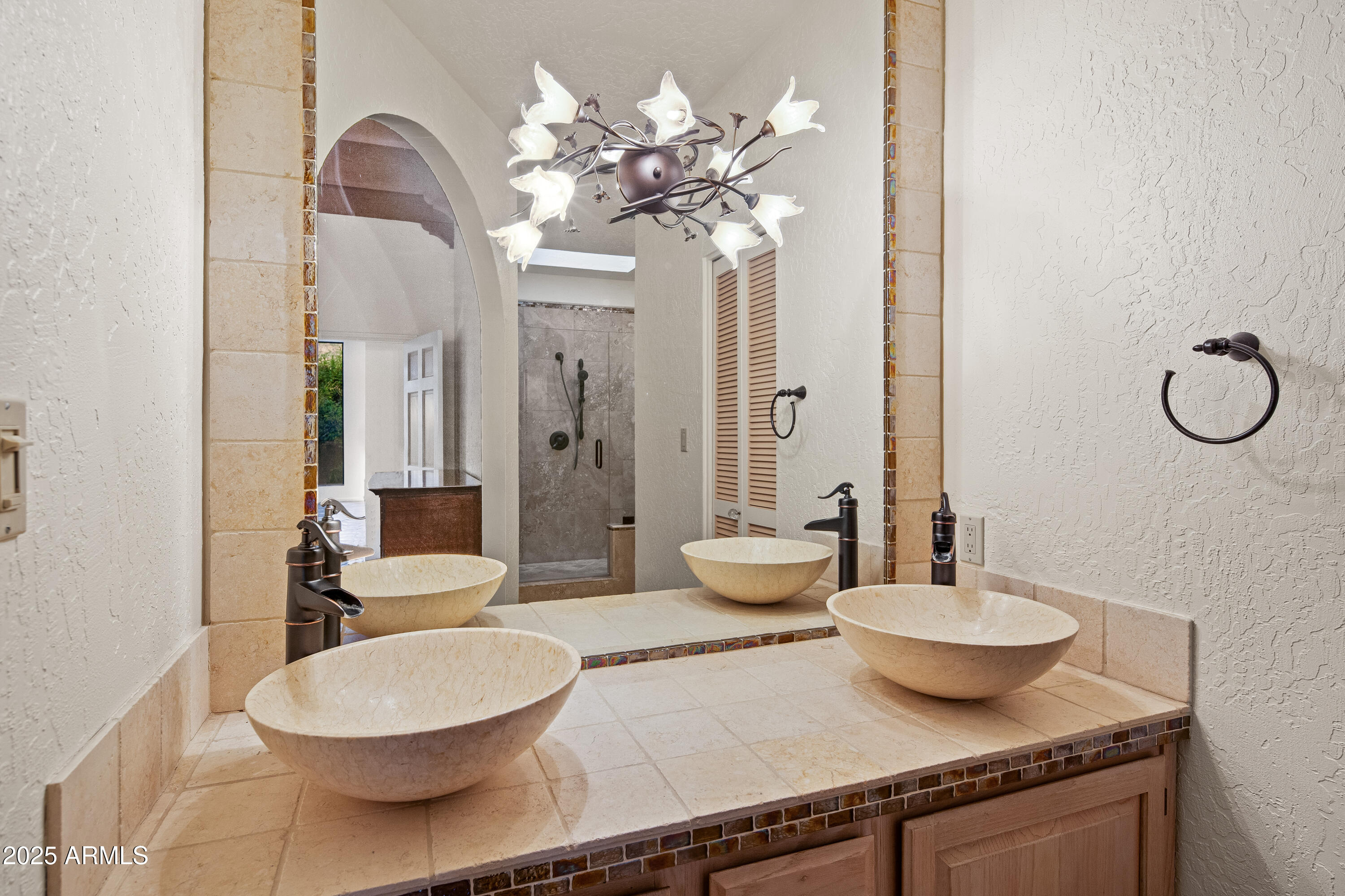 173 Ridge Trail Drive Sedona, AZ 86351 - Photo 25 of 39 Primary Bath