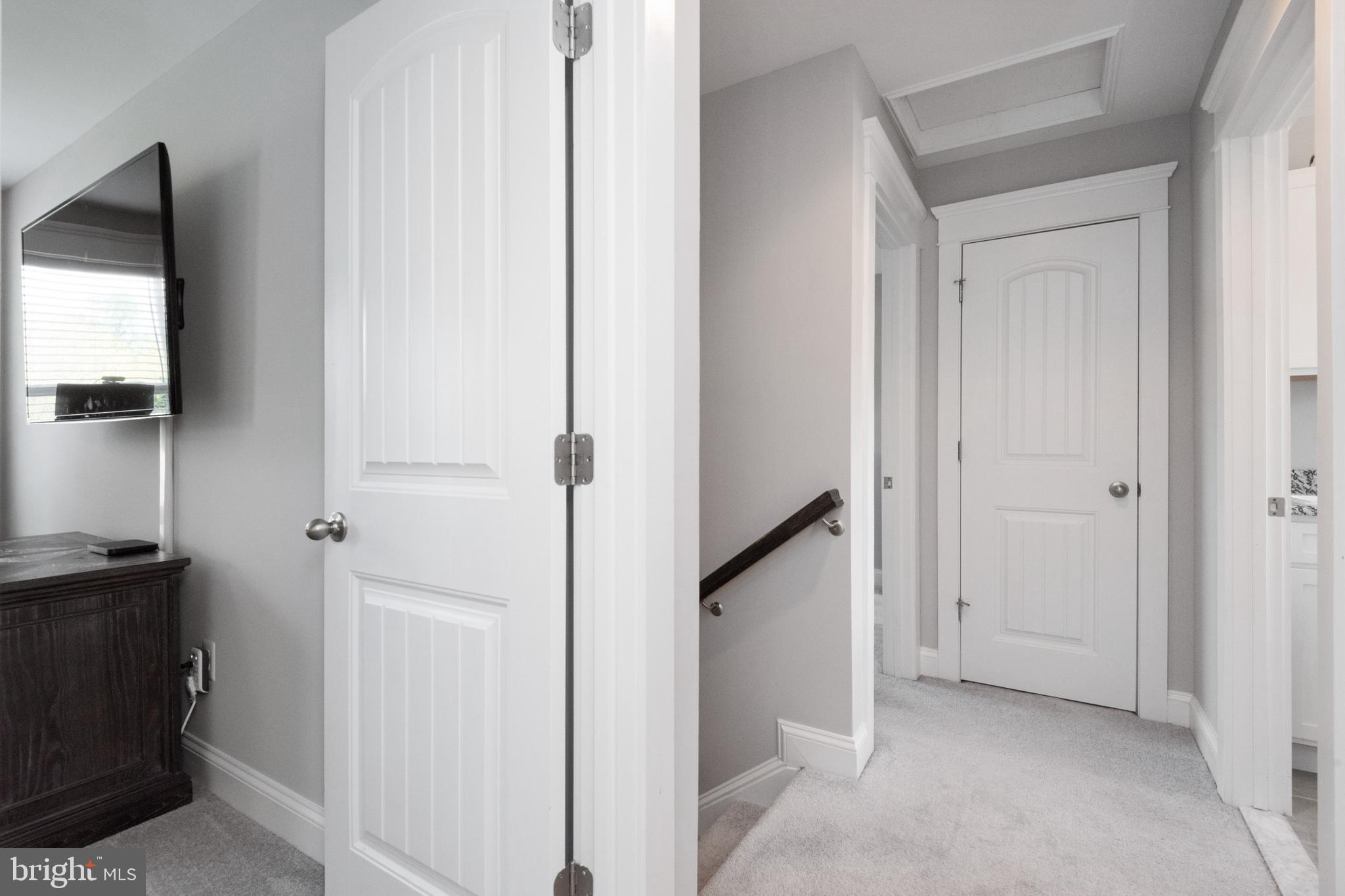 2753 Pinecrest Drive Riva, MD 21140 - Photo 21 of 46 Upstair hallway