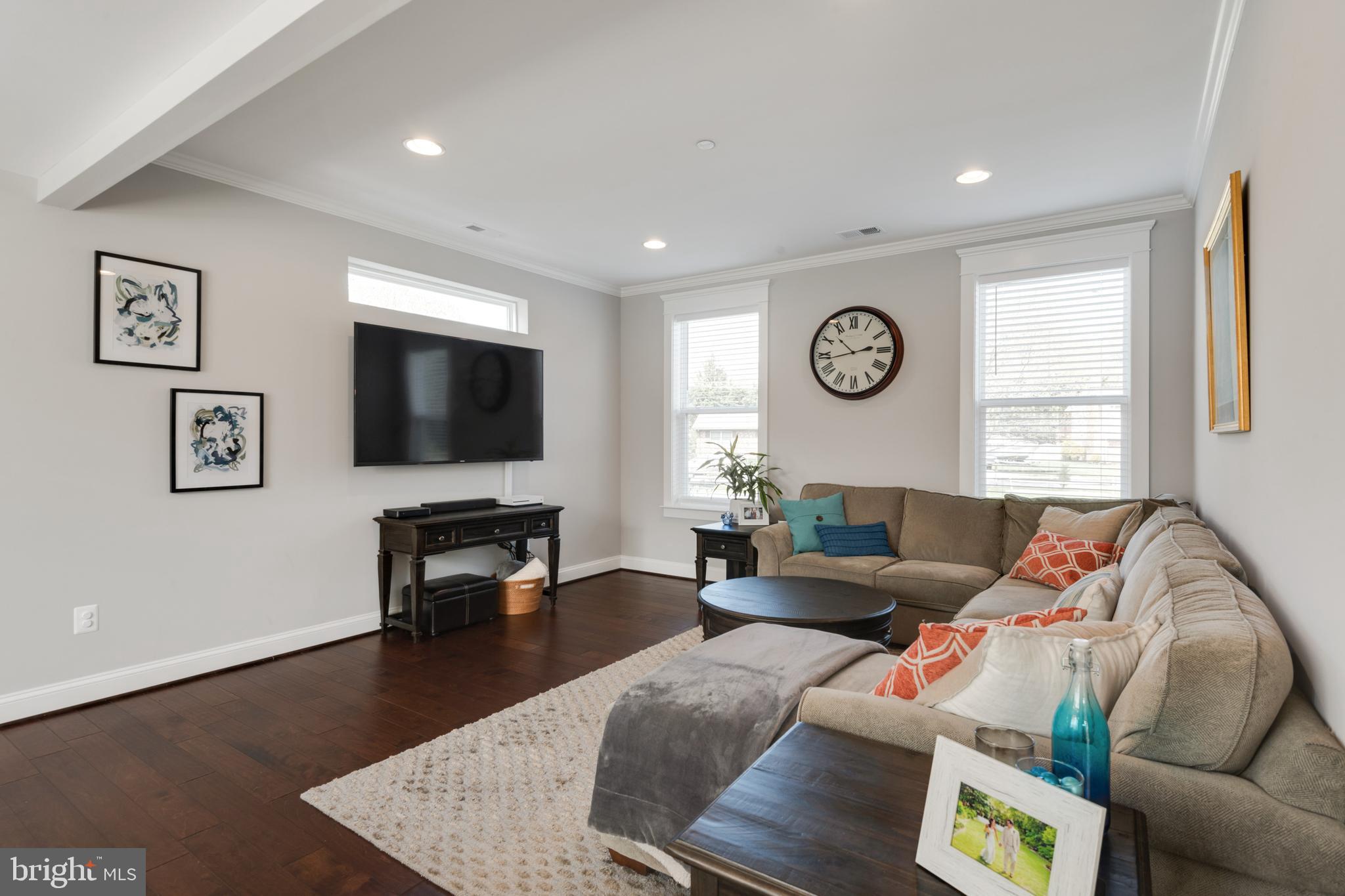 2753 Pinecrest Drive Riva, MD 21140 - Photo 10 of 46 Living Room