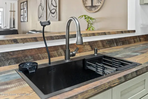 a close view of sink and tap