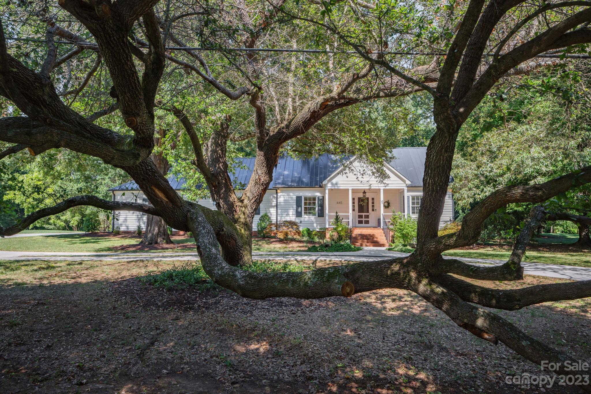 445 Pine Road Davidson, NC 28036 - Photo 2 of 44 Gallery Image 2
