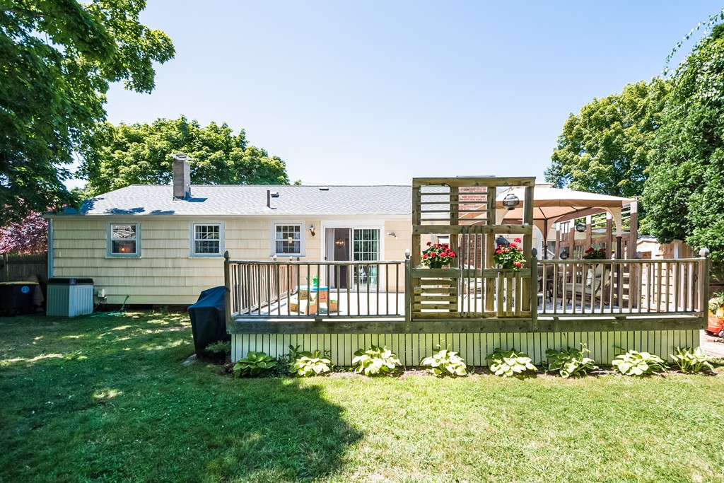 34 Ledgebrook Road Weymouth, MA 02190 - Photo 19 of 23 Gallery Image 19