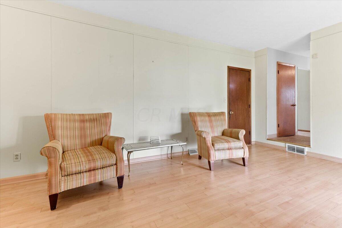 3175 Pine Valley Road Columbus, OH 43219 - Photo 13 of 25 13-Formal Living