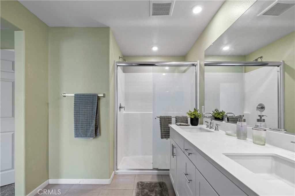 1037 West Clover Avenue Rialto, CA 92376 - Photo 11 of 30