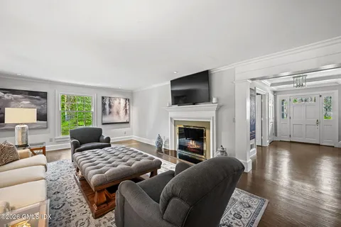 $4,790,000 | 8 Haskell Lane, Darien, CT 06820