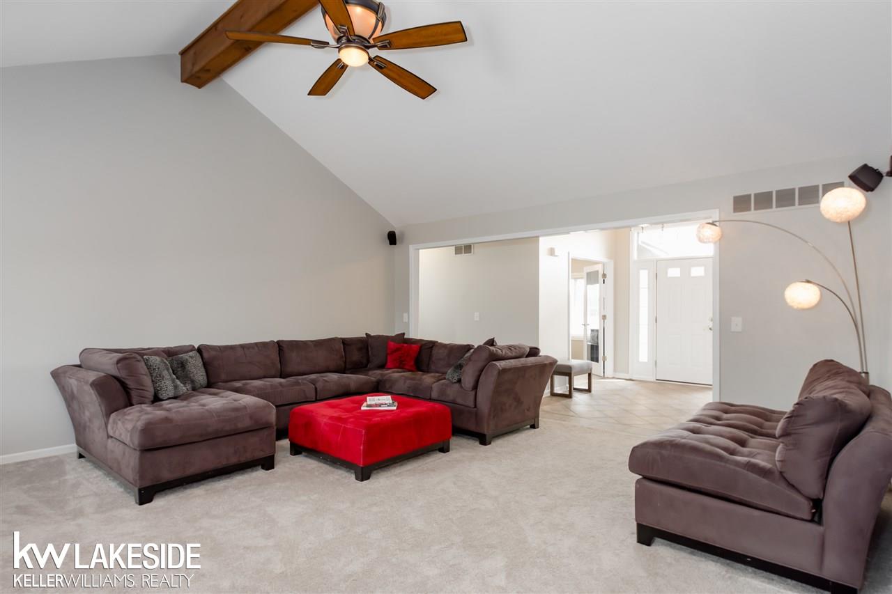 70653 McVicar Road Romeo, MI 48065 - Photo 8 of 25 31375237-8.JPG