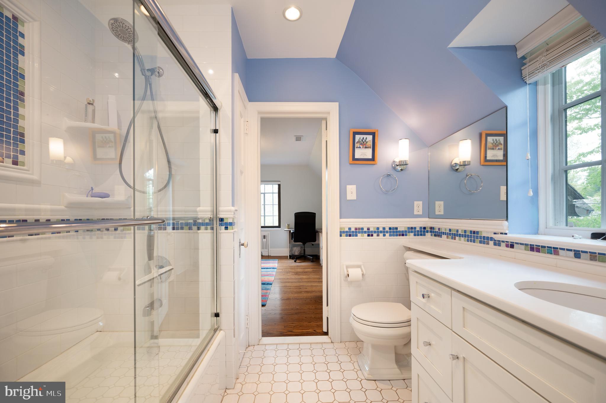 1002 Overbrook Road Wilmington, DE 19807 - Photo 41 of 61 Jack and Jill full bath