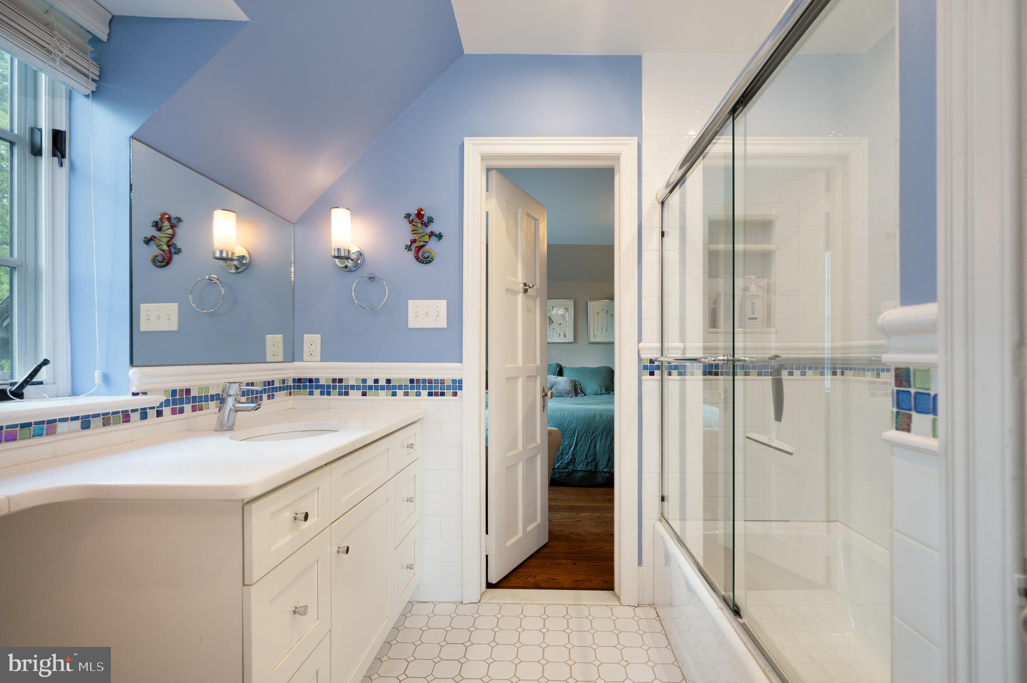 1002 Overbrook Road Wilmington, DE 19807 - Photo 42 of 61 Jack and Jill full bath
