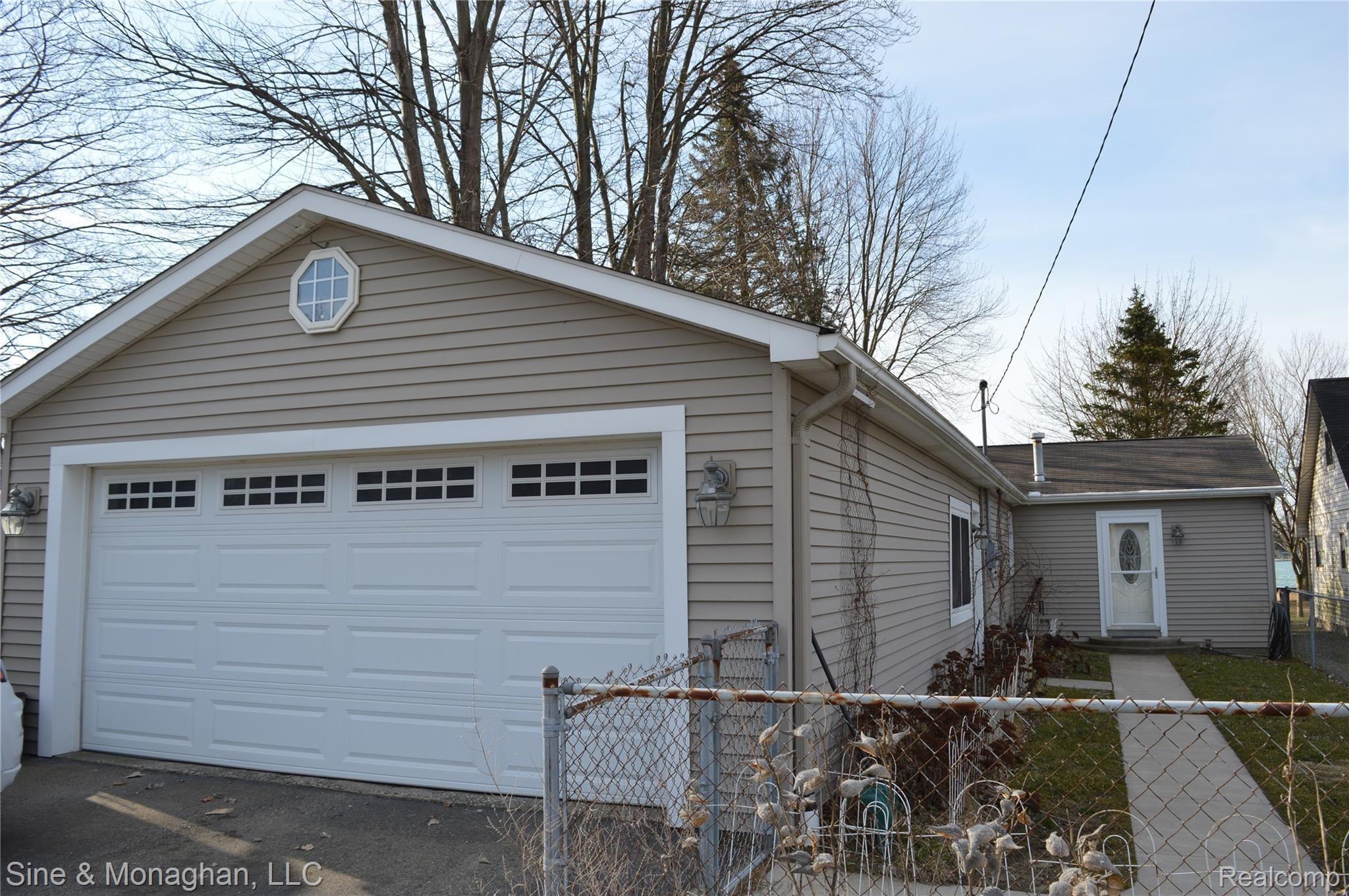 3261 Pointe Tremble Road Algonac, MI 48001 - Photo 3 of 33 016.JPG