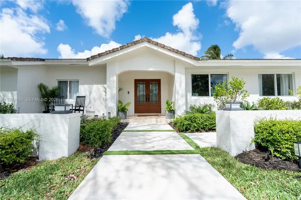 $1,749,000 | 10461 Southwest 121st Street, Miami, FL 33176