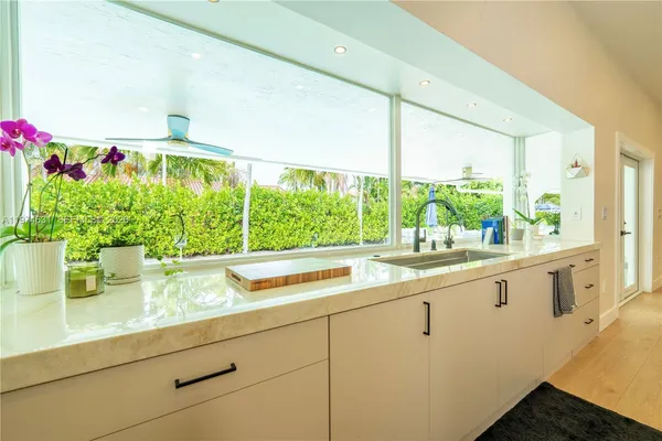 $1,749,000 | 10461 Southwest 121st Street, Miami, FL 33176