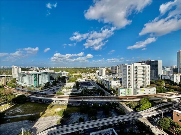 $2,800 | 60 Southwest 13th Street, Unit 1605, Miami, FL 33130