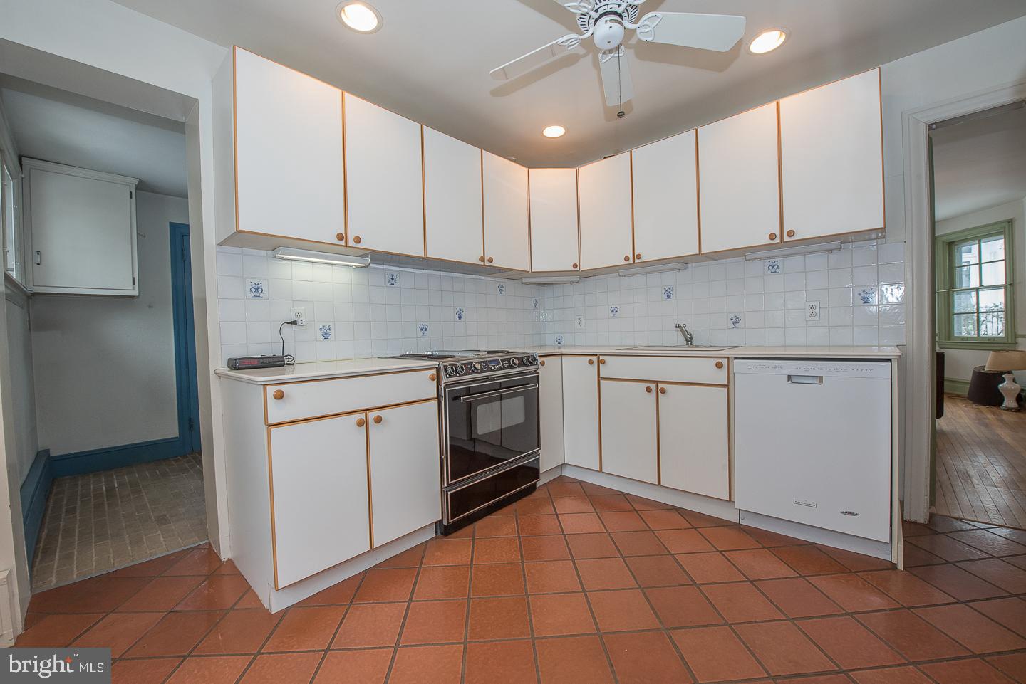 41 Narbrook Park Narberth, PA 19072 - Photo 9 of 20