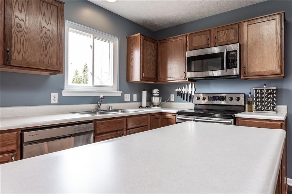 6909 Rutherford Drive Indianapolis, IN 46237 - Photo 11 of 38 Gallery Image 11