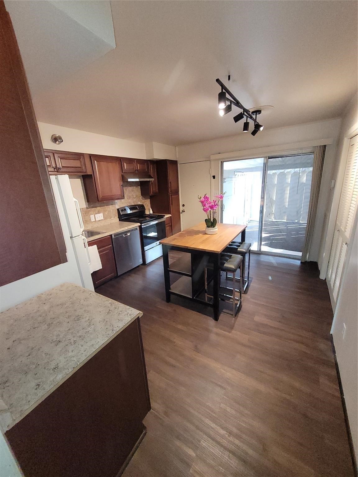 7213 Beechnut Street, Unit D Houston, TX 77074 - Photo 15 of 16