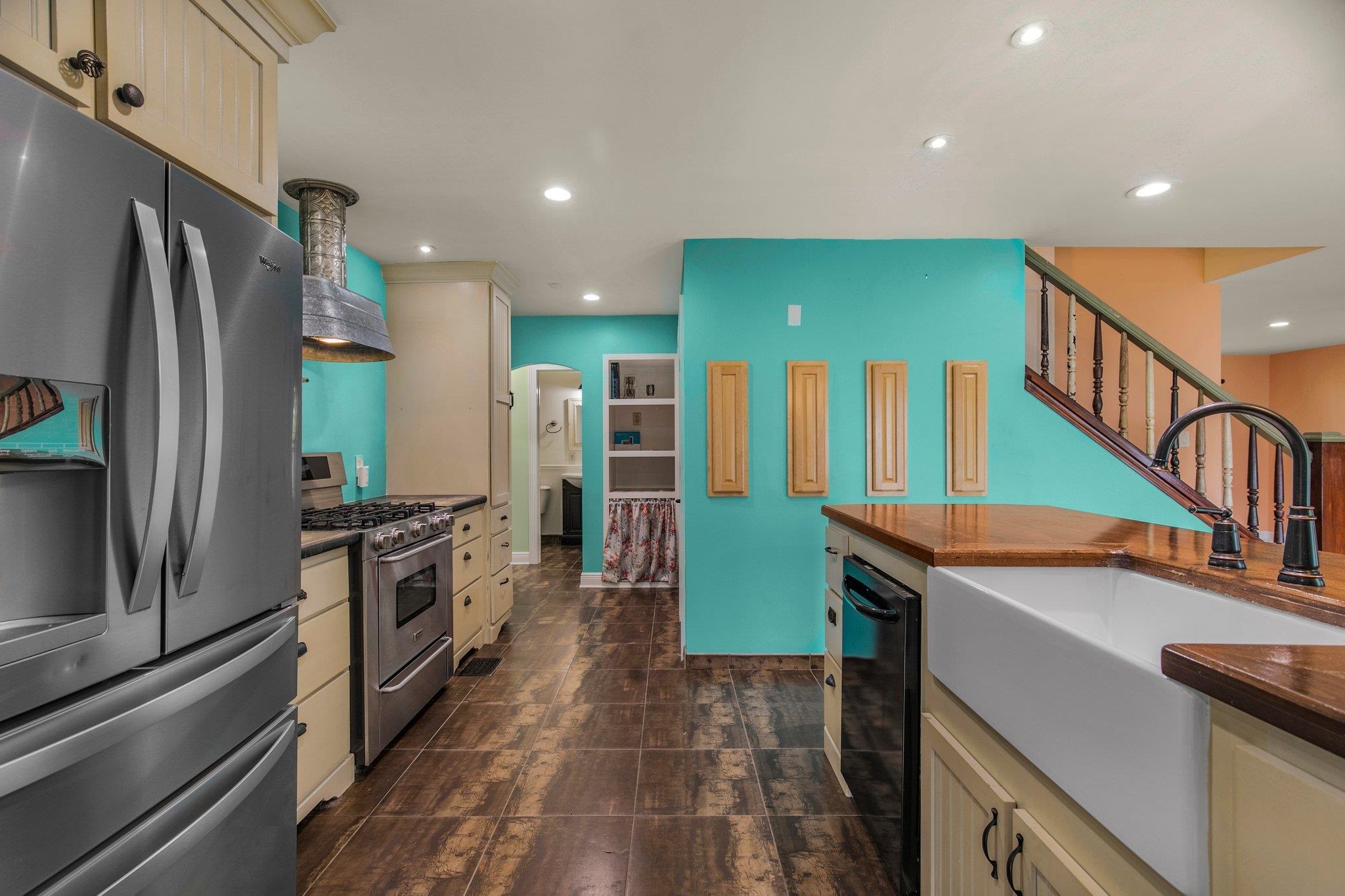 406 Wisteria Street Fairhope, AL 36532 - Photo 2 of 44