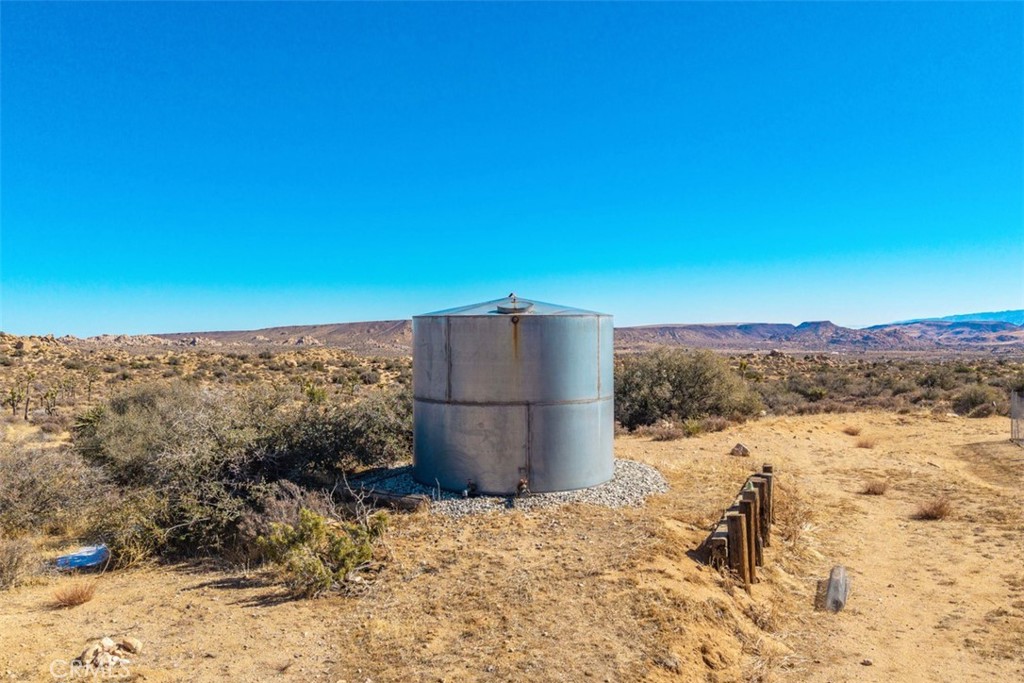 2545 Apache Pass Pioneertown, CA 92268 - Photo 44 of 47 a view of a terrace