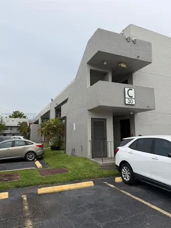 $2,150 | 30 Northwest 87th Avenue, Unit C223, Miami, FL 33172