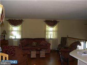 482 Charleston Road Willingboro, NJ 08046 - Photo 3 of 10 Living Room