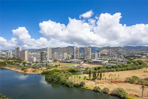 $540,000 | 445 Seaside Avenue, Unit 2402, Honolulu, HI 96815