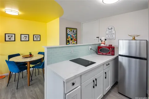 $540,000 | 445 Seaside Avenue, Unit 2402, Honolulu, HI 96815