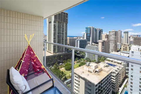 $540,000 | 445 Seaside Avenue, Unit 2402, Honolulu, HI 96815