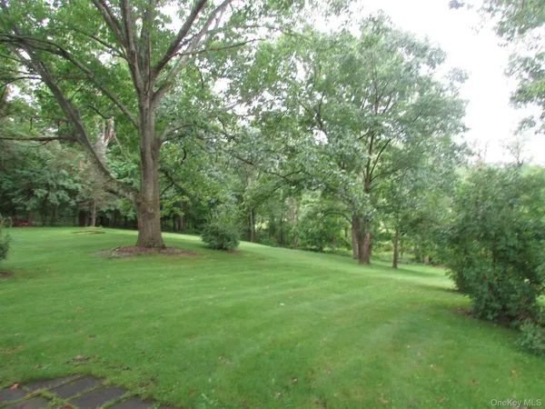 $2,000 | 361 Highway 376, Hopewell Junction, NY 12533