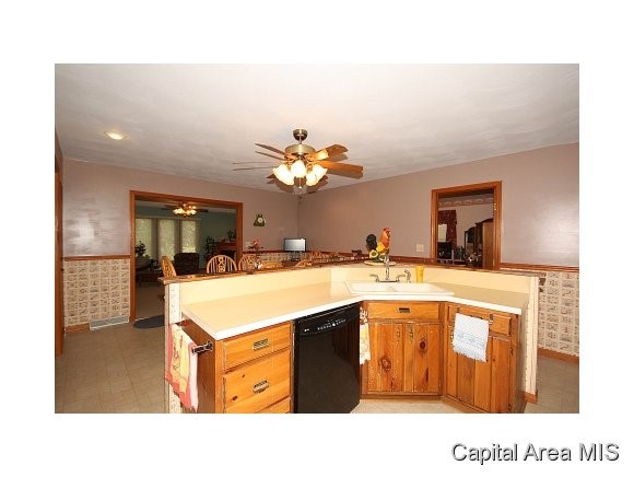 42 Holliday Springfield, IL 62702 - Photo 3 of 22