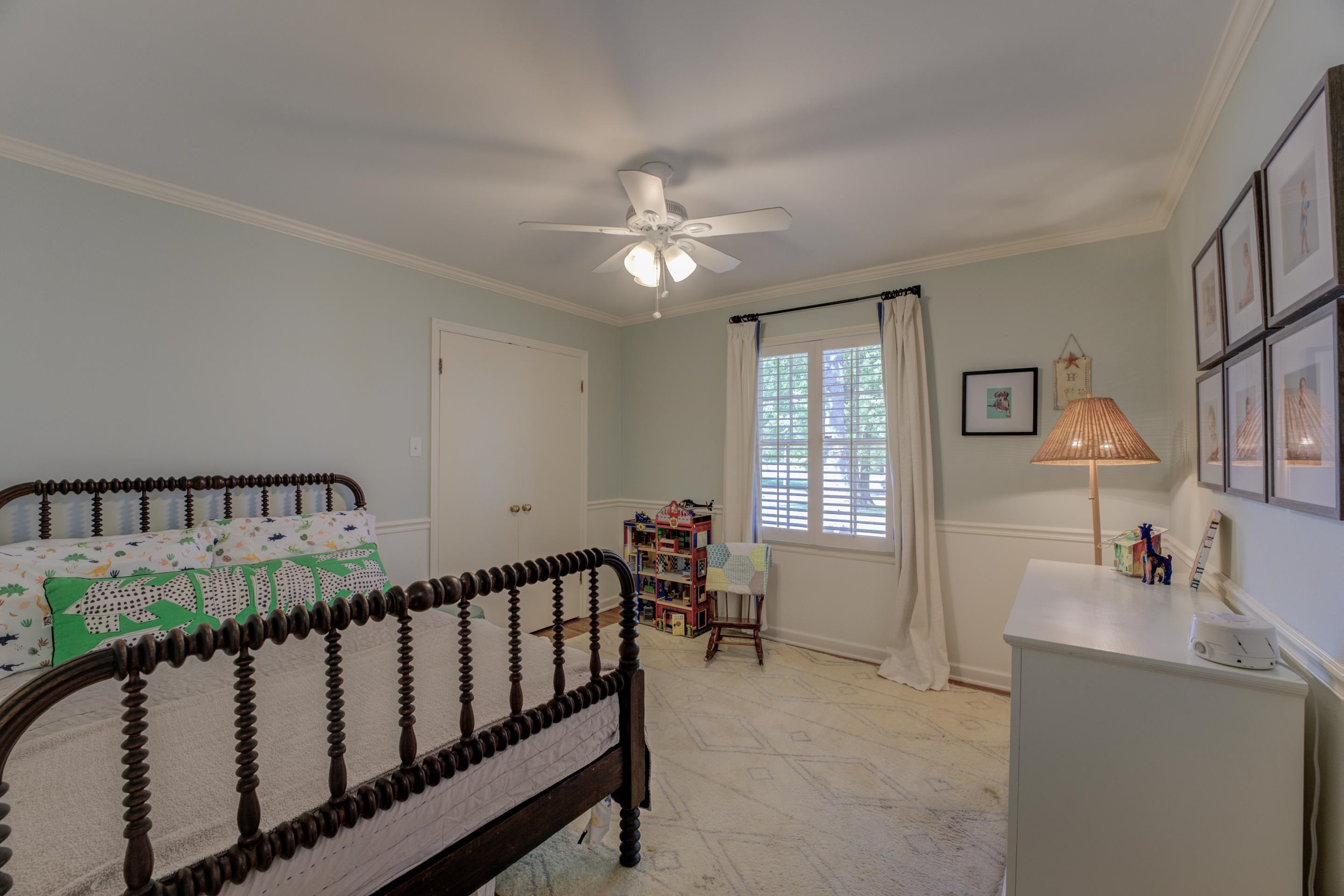 5507 Barfield Road Memphis, TN 38120 - Photo 20 of 31 a very nice looking room with many windows and furniture