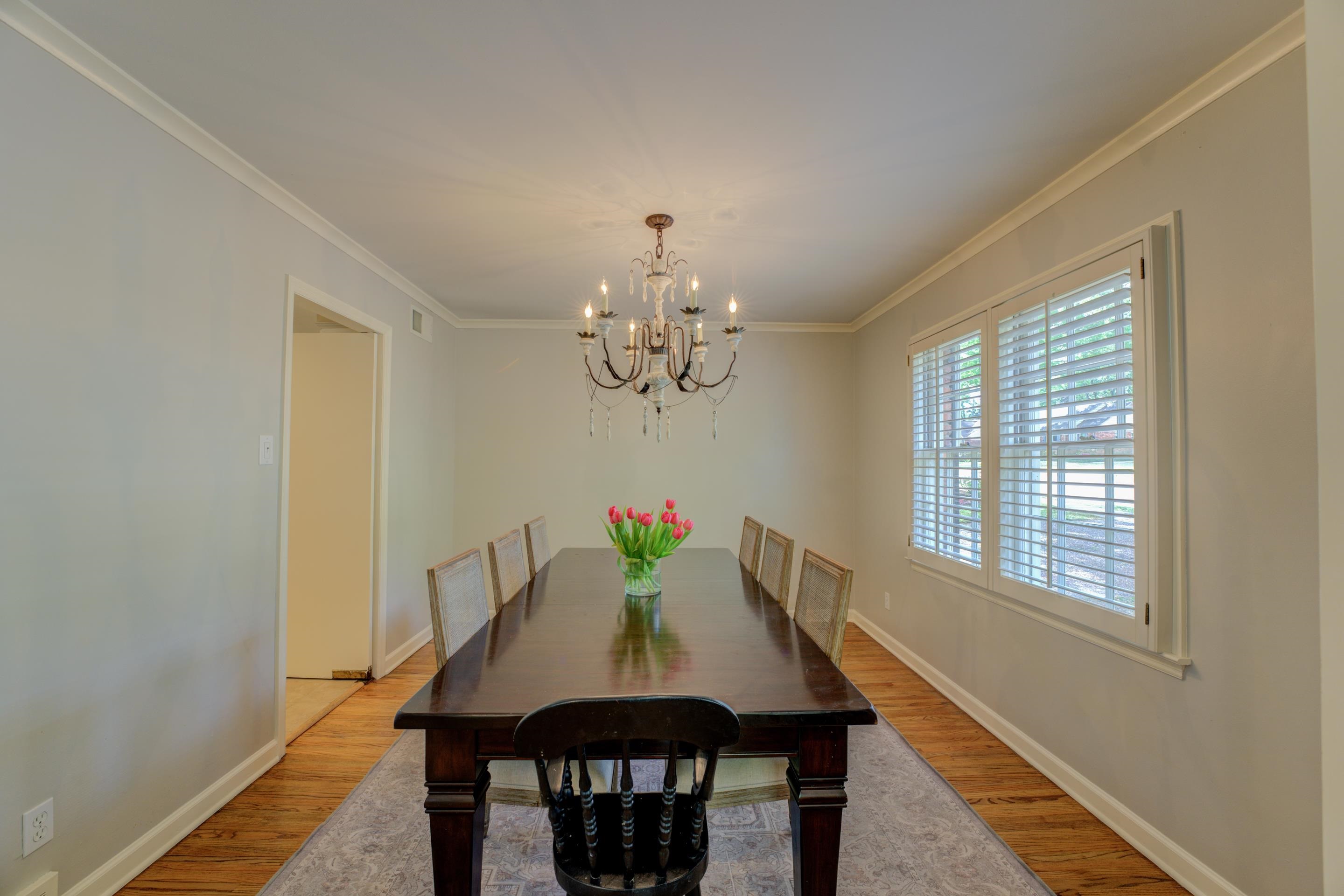 5507 Barfield Road Memphis, TN 38120 - Photo 10 of 31 a view of a dining room with furniture and window