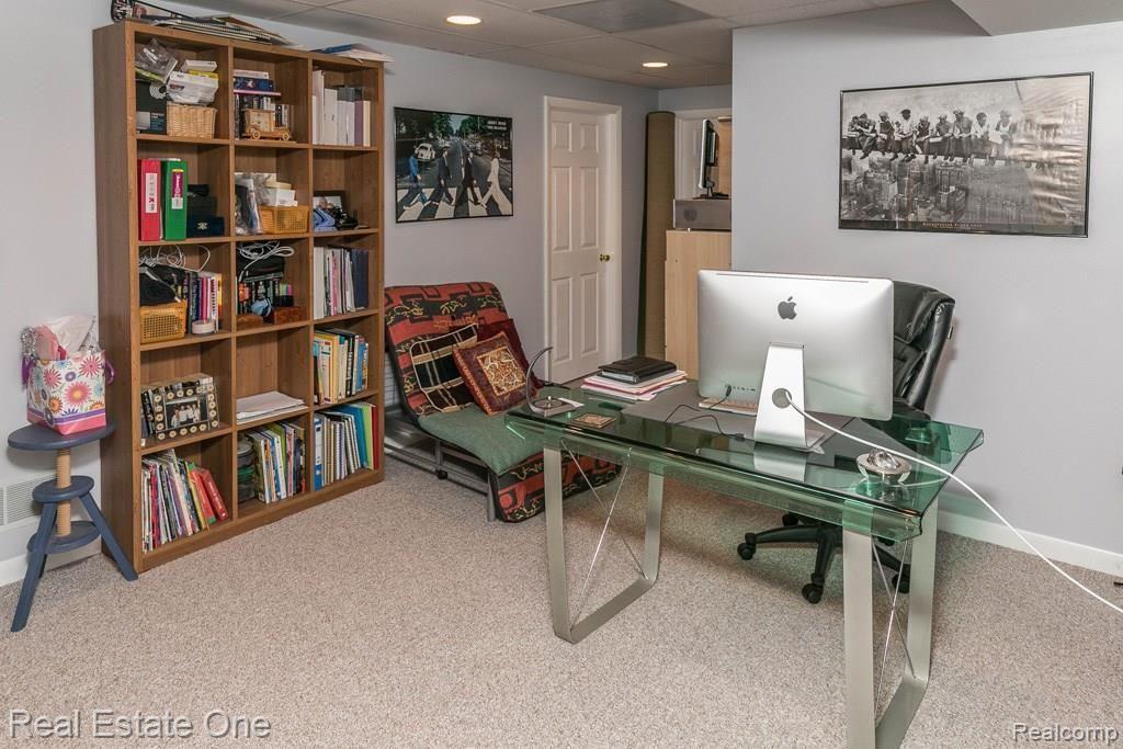 3631 Aynsley Drive Rochester Hills, MI 48306 - Photo 32 of 40