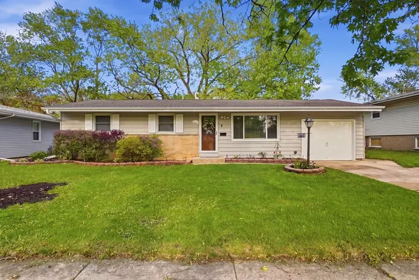 $230,000 | 18847 Greenbay Avenue, Lansing, IL 60438