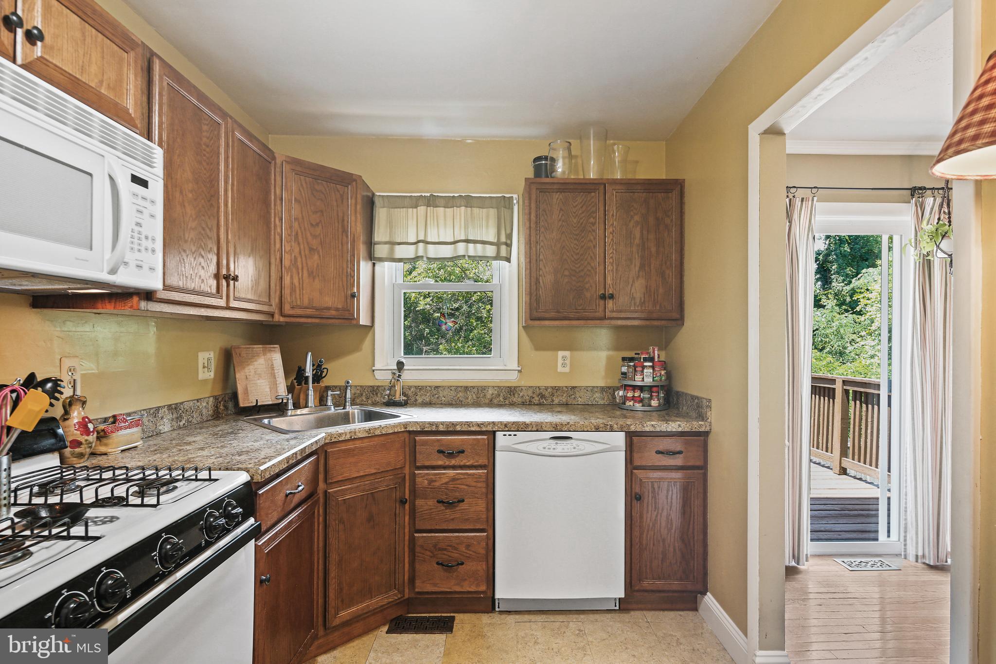 8302 Stillmeadow Road, Unit 1B Nottingham, MD 21236 - Photo 11 of 31 Workable counter space