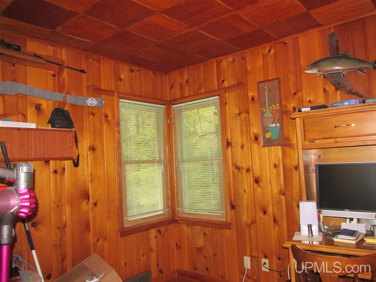 5331 18th Road Escanaba, MI 49829 - Photo 13 of 28