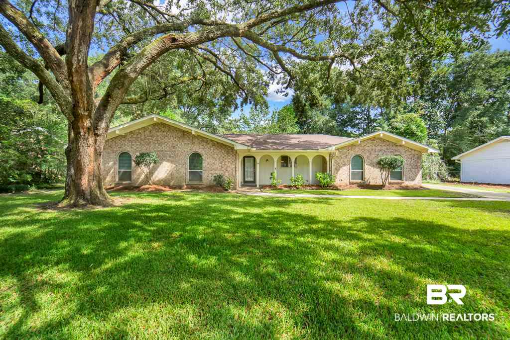114 Spring Drive Fairhope, AL 36532 - Photo 2 of 23 Front of Home
